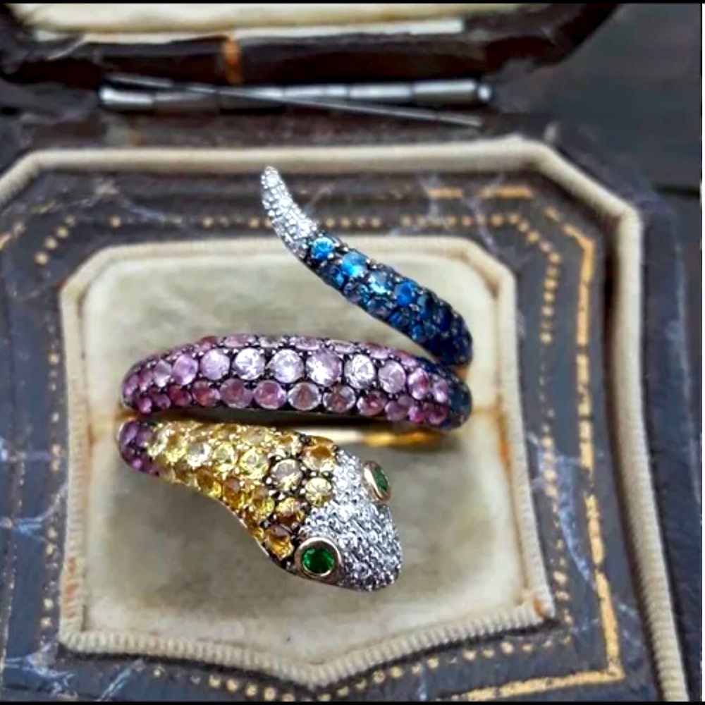 🆕Gorgeous Snake 🐍 Ring with beautiful CZ stones